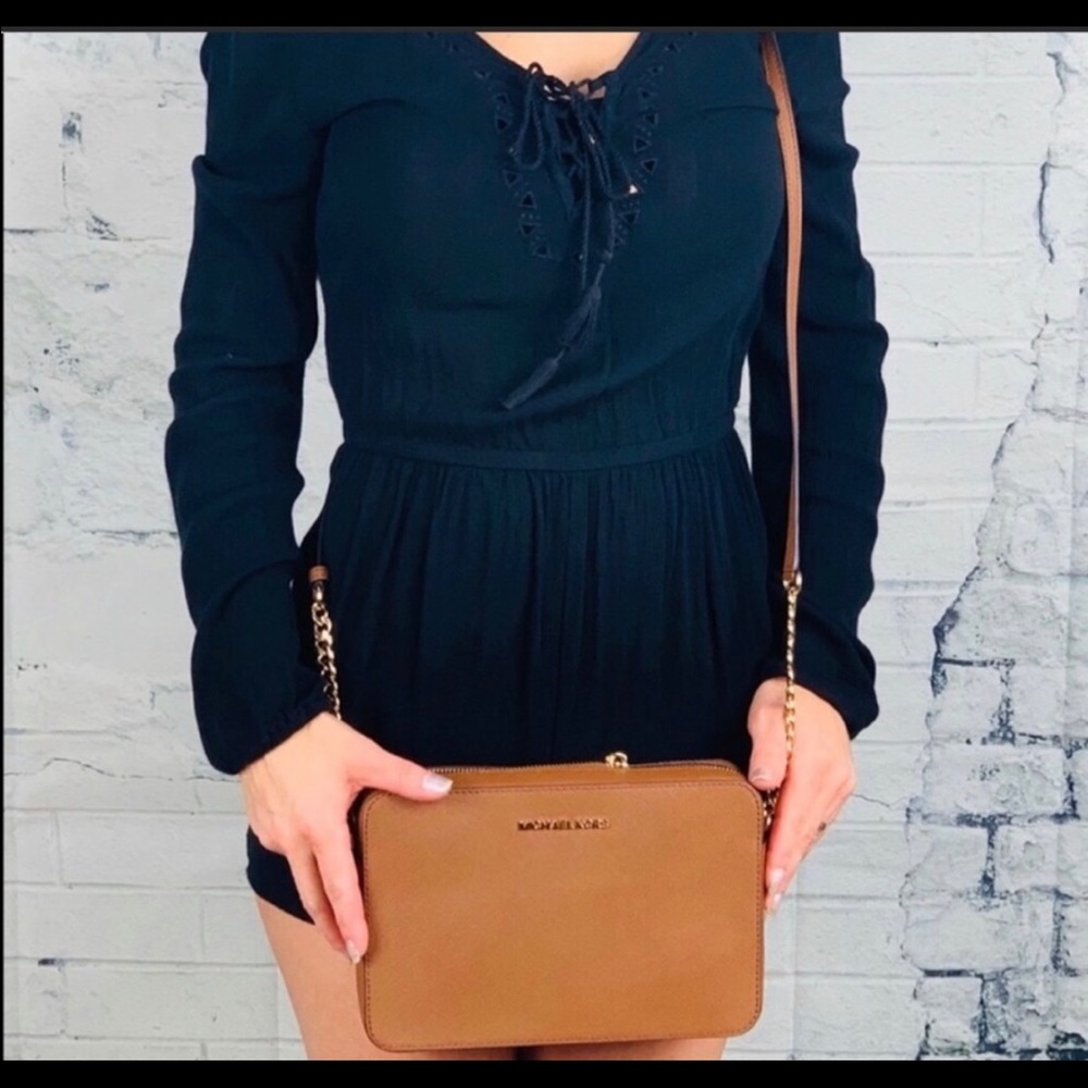 💕💕NWT Michael Kors Jet Set crossbody - Picture 3 of 6
